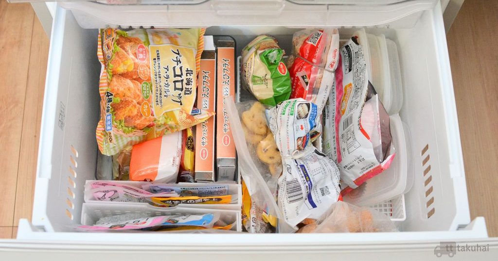 冷凍食品が多く入っている冷凍庫の引き出し